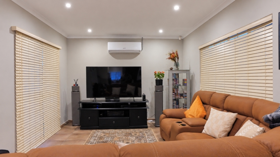 3 Bedroom Property for Sale in Waterkloof East North West